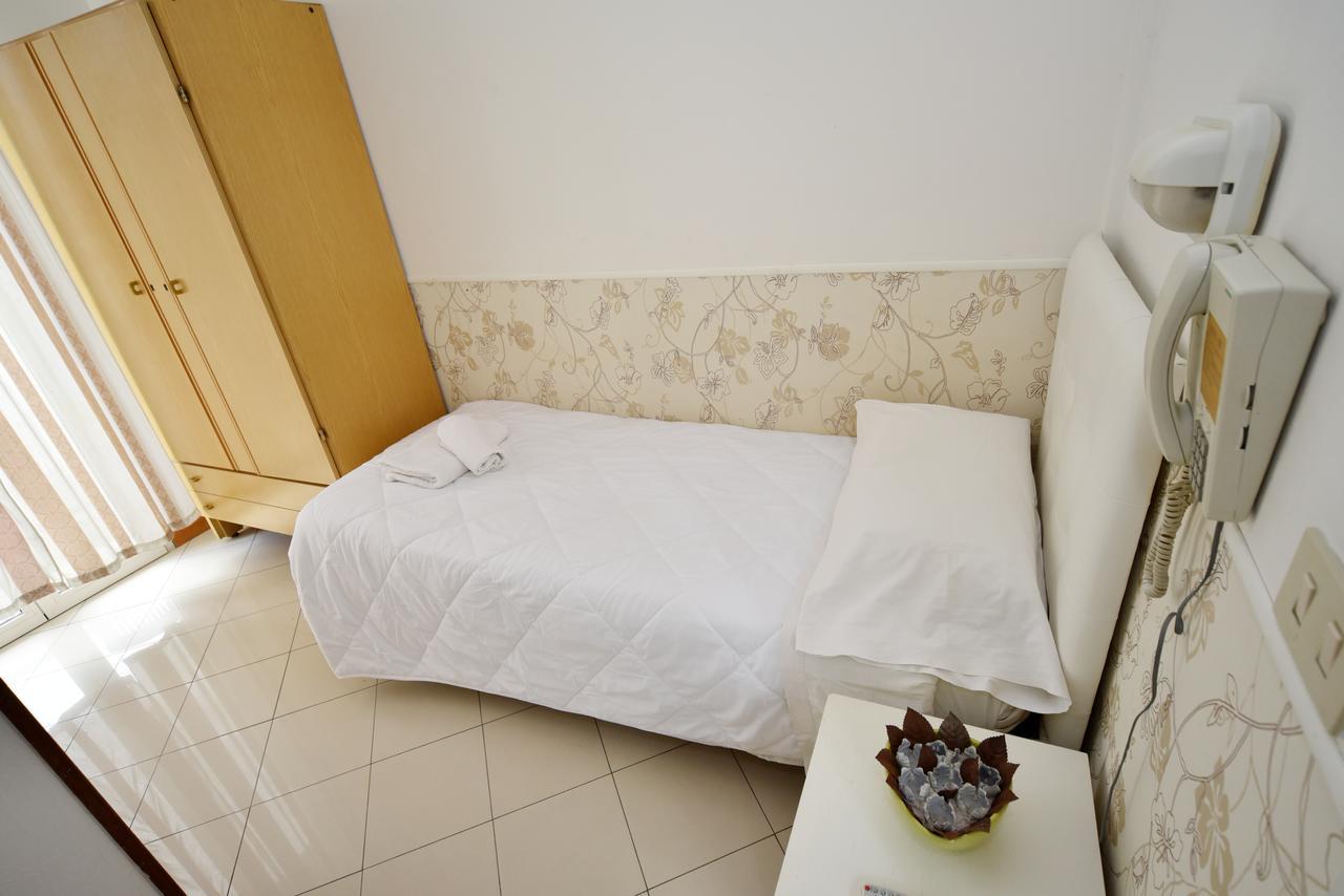 Hotel Marika Rimini Luaran gambar